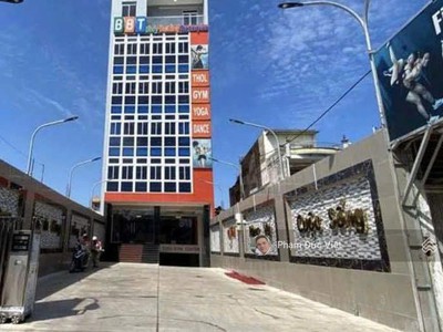 Vị trí đẹp tòa nhà siêu vip 535 lê văn khương quận 12 - 9x47m - hầm 6 lầu - hđt 150tr -giá bán : 50 0