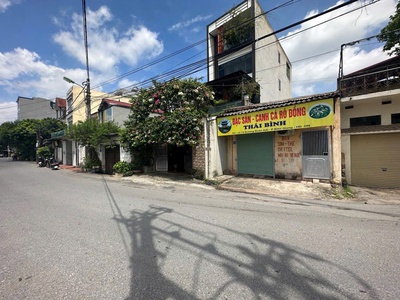 1 mặt đường nhựa 1 mặt ngõ - ô tô tránh dừng đỗ - đầu tư - kinh doanh - tương lai giá trị 0