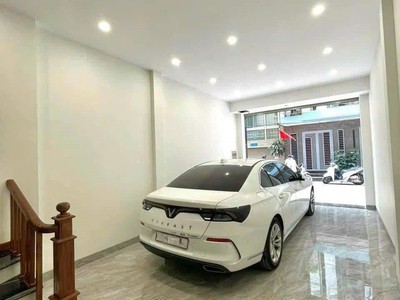 Cực hot nhà cổ linh căn góc 9 tỷ hơn, 50m2 6t 4m, thang máy - ô tô vào nhà - 650m đi aeon 2