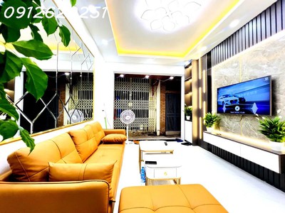 Bán nhà mới phố trại cá quận hai bà trưng 3 tầng 42m2 giá nhỉnh 5 tỷ 3
