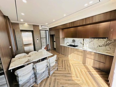 Cực hot nhà cổ linh căn góc 9 tỷ hơn, 50m2 6t 4m, thang máy - ô tô vào nhà - 650m đi aeon 4