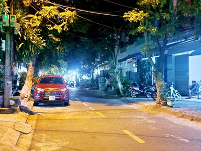 Nhà 2 tầng tự xây kiên cố - ở ngay - giá rẻ nhất khu vực hòa cường - 5.7 tỷ 0