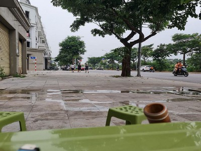 Bán đất tặng nhà tại  đa tốn, gia lâm, hà nội. diện tích 179m2, mt 8m nở hậu. lh 0989894845 1