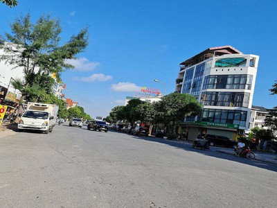 Bán đất tặng nhà tại  đa tốn, gia lâm, hà nội. diện tích 179m2, mt 8m nở hậu. lh 0989894845 2