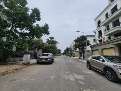 Bán đất tặng nhà tại  đa tốn, gia lâm, hà nội. diện tích 179m2, mt 8m nở hậu. lh 0989894845 3