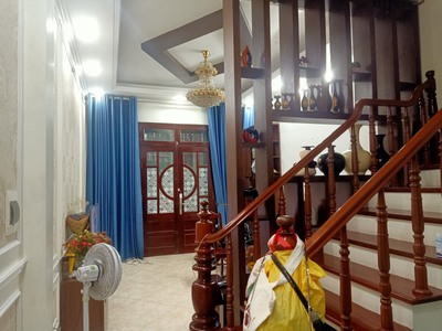 Nhà đẹp ở ngay phố nhân hòa nhân chính 50m 5 tầng mặt tiền cực thoáng ngõ thông chỉ 11 tỷ lh 3