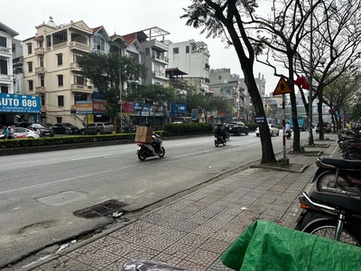 Nguyễn văn cừ, diện tích 184m2, 4 tầng, mặt tiền 7m, giá 42 tỷ 0