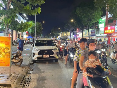 Cho thuê nhà mặt tiền đường quang trung ngay trung tâm ngã 6 gò vấp 3
