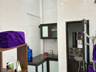 Sos    cực hót    chính chủ bán nhà nguyên căn 18m2 khu công nhân dư hàng đường cột đèn, lê 3
