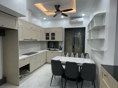 Khu phân lô ngọc lâm 50m,4 tầng,nhỉnh 13tỷ,ngõ 2 ôtô tránh,thông bàn cờ,2 thoáng,kd 1