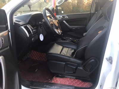 Mình cần bán chiếc xe ford Ranger lIMITED đời 2021. 4