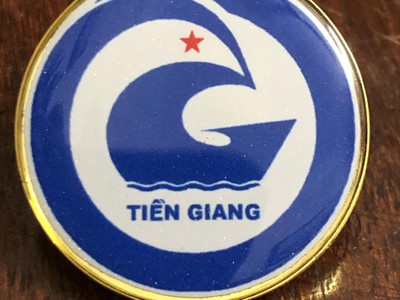 Huy hiệu logo tỉnh Tiền Giang, chất liệu đồng phủ Thủy tinh hữu cơ, tình trạng đẹp mới, dành cho sưu 0