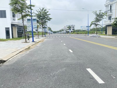 Ngân hàng acb thanh lý lô đất đối diện kcn đức hòa 3 long an giá 800tr/140m2, sổ sẵn 2