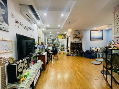 Chung cư n07 thành thái 93m 3pn, gần cv cầu giấy, 6.2 tỷ 2