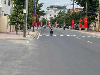 Cần bán lô vị trí đẹp gần uỷ ban phường hiệp hoà dt 5x18m, sổ riêng thổ cư giá chỉ 3, 8 tỷ lh 0