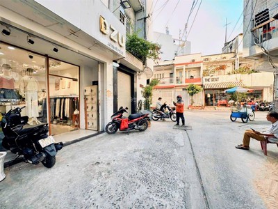 Bán nhà chính chủ hẻm xe tải vi vu 491 lê văn sỹ - 54m2 - 5 tầng btct 0