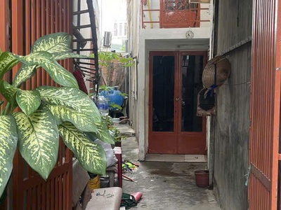 Nhà cũ tiện sửa chữa mới giá quá rẻ chỉ 2 tỷ 300 tr 52m2 đông hưng thuận 42 gần tham lương 0