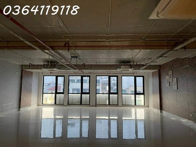 Bán toà nhà 10 tầng mặt tiền 10.5m đẹp nhất mặt phố nguyễn văn cừ - vỉa hè rộng 3m đường trước nhà 2