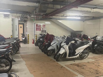 Bán toà nhà 10 tầng mặt tiền 10.5m đẹp nhất mặt phố nguyễn văn cừ - vỉa hè rộng 3m đường trước nhà 4