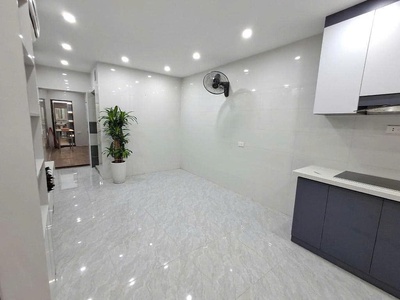 Bán b13 tập thể bệnh viện bạch mai. tầng 1 khu cán bộ nhân viên bệnh viện 3