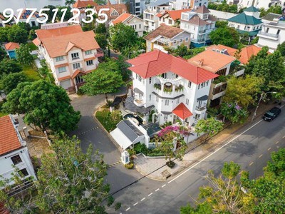 Nhà giá rẻ quận 2, duy nhất khuôn đất 2 mt khu compuond thảo điền 10x20m đông nam - giá 44 tỷ lh 0