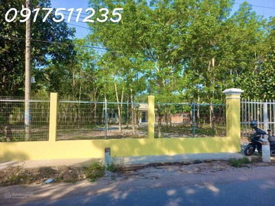 Bán gấp khu đất mt đất cuốc 01 có nhà vườn xinh xắn giảm giá sốc bao tốt cho cđt chỉ 2,5tr/m2 liên 1