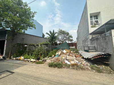 Đất ngang đỉnh 10m, thổ cư, dt 10 15m, đông thạnh 4 -2, hóc môn. tiện xây nhà biệt thự, sân vườn. 0