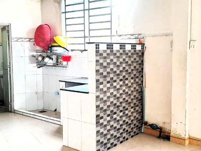 Cho thuê nhà 1t1l 1pn có nội thất hẻm xe tải đường 11 - linh xuân 0