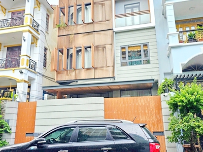 Cho thuê nhà mặt tiền 2B Hoa Đào, Phường 2, Quận Phú Nhuận. 5 Tầng, 8x18, 600m2 chỉ 70tr 0