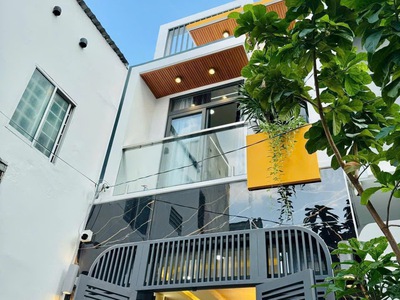 Bán Nhà Phố Đẹp Đường Phạm Văn Bạch, Phường 15, Quận Tân Bình 0