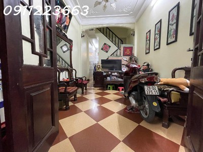 Bán nhà đẹp - phố 8/3, ngõ thông ba gác, gần ô tô - 6.9 tỷ 1