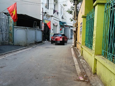 Chủ cần tiền bán rẻ nhà bát khối ,gara, ngõ ô tô thông ,6 tầng ,giá chỉ hơn 7 tỷ 0