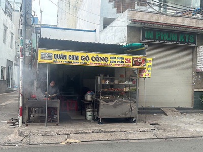 Sang nhượng gấp quán cơm tại trịnh đình thảo. tân phú 2