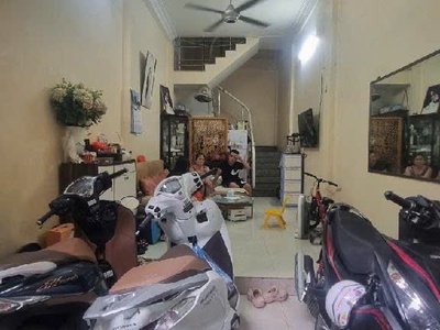 Bán nhà phố chợ khâm thiên- đống đa, sổ vuông đẹp, sát phố, ngõ thẳng, dt 33m2, giá 4.86tỉ 1