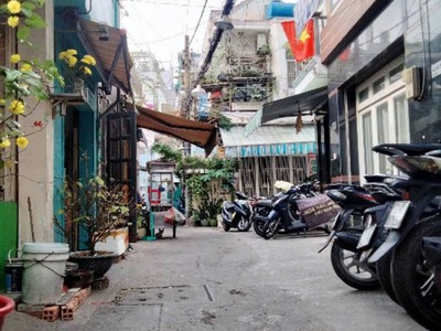 Cần bán nhà hẻm Lê Quang Định Bình Thạnh chính chủ lâu năm nở hậu tài lộc 40m2 dưới 5 tỷ. 0