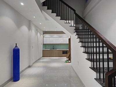 BÁN NHÀ MINH KHAI, 30m, 5 tầng, 3 ngủ, full tiện ích, 4.99 tỷ 0