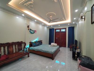 Bán nhà mặt phố trần phú ba đình đang cho thuê  vỉa hè rộng  dt45m2 6 tầng mt 3m7 giá 28 tỷ lh 3