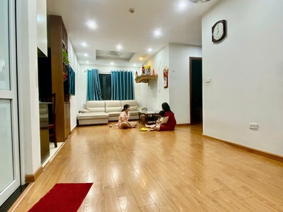 Bán nhà chung cư lô góc kđt kiến hưng, hà đông, 71m2, 2 ngủ, 2wc, 1pk, bếp, 3 tỷ 3