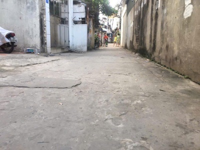 Bán đất tặng nhà cấp 4 - diện tích 50m  - giá 9.45 tỷ   vị trí đắc địa tại ngọc thụy - khu quân 0