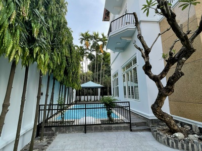 Cho thuê BIỆT THỰ Hồ BƠI Quốc Hương, Thảo Điền, TP Thủ Đức. 3 Tầng, 14x15, 6pn, chỉ 90tr 1