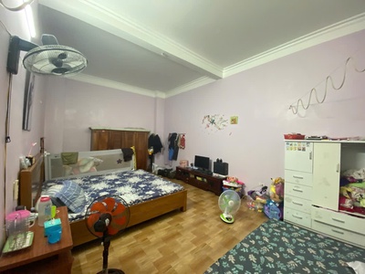 Bán Đất tặng Nhà 2 tầng độc lập sân cổng riêng đường Nguyễn Văn Hới 0