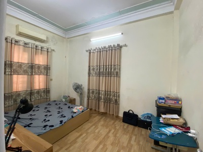 Nhà độc lập 43mx 3 tầng mặt ngõ đường Ngô gia tự cần bán Gấp 5