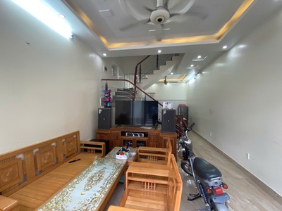 Nhà độc lập 43mx 3 tầng mặt ngõ đường Ngô gia tự cần bán Gấp 6