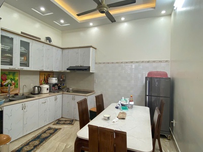 Nhà độc lập 43mx 3 tầng mặt ngõ đường Ngô gia tự cần bán Gấp 7
