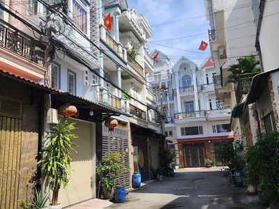 Nhà sang trọng 1 trệt 3 lầu ô tô đỗ trong nhà đường nhựa 7m hiệp thành 13 2