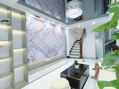 5 tỏi hơn x nhà Đội Cấn 5 tầng x mặt tiền 3.5m - Ngõ to ô tô - Trước nhà thoáng - Sân để xe rộng rãi 0