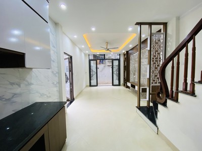 Cần Bán Gấp Căn Nhà Lô Góc Đang Hoàn Thiện,Ngõ Thông,Ô Tô Chạy Qua.Giá 6.1Tỷ CóTL 4