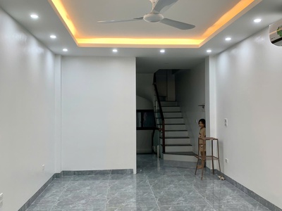 Cho thuê nhà kinh doanh tầng 1,2,3 nhà mặt đường 51 di ái  thôn dền  di trạch- hoài đức- hà nội 2