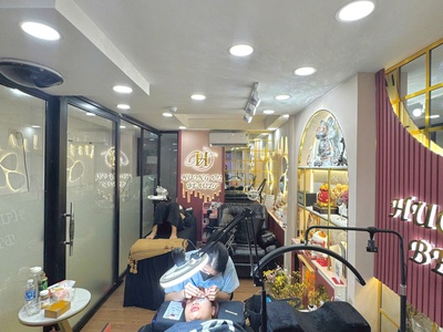 Sang tiệm nail  nối mi gía tốt nhất trung tâm sát bùi viện, cống quỳnh ,q1 3