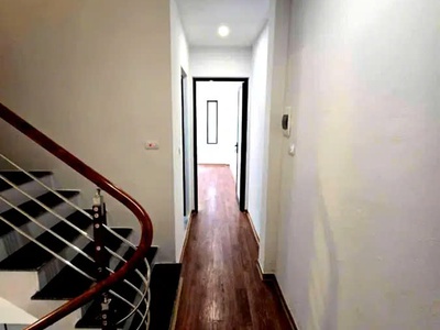 Nhà đẹp phố ngọc thụy 40m2,7 tầng, mặt tiền 4.2m, 10.5 tỷ.long biên.thang máy,kinh doanh,gâra 7 chỗ. 1